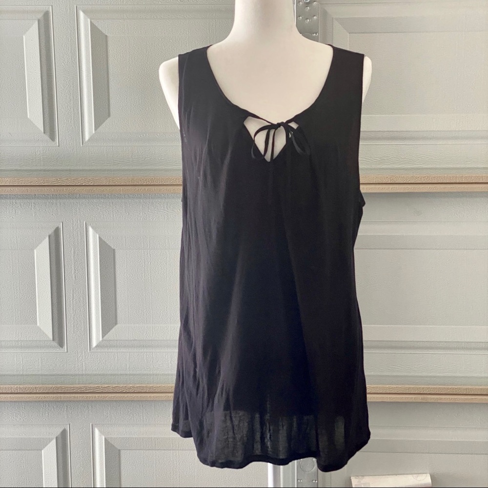 Banana republic sleeveless tie front blouse 👚 LG